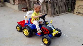 儿童玩具拖拉机视频,拖拉机玩具视频带你领略童年欢乐时光